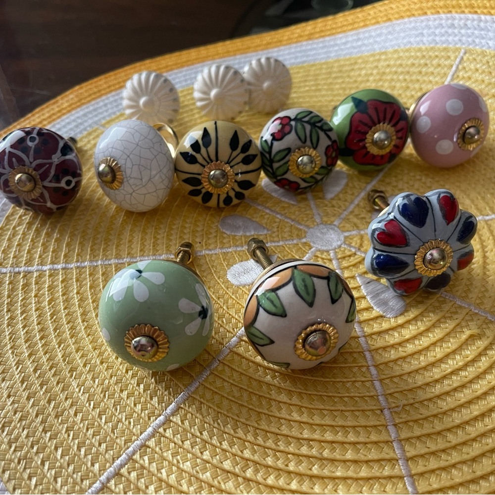 Porcelain door pulls